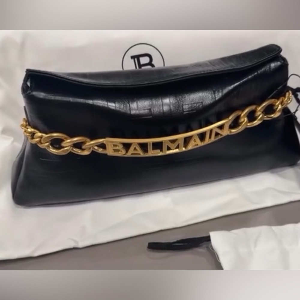 Brand new Balmain Black Leather Shoulder Bag with Gold Logo Chain - Picture 3 of 3